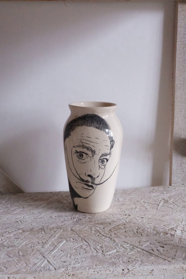 Vaza "Salvadoro ūsai"